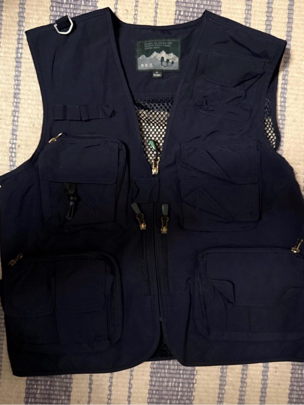 Men's Navy Multi-Pocket Utility Vest with Breathable Mesh